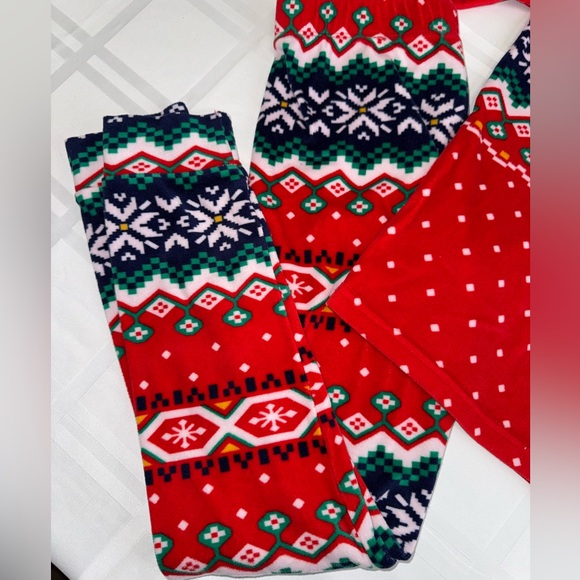 Holiday Pajamas By Cat & Jack GUC Size 8 - Picture 7 of 10